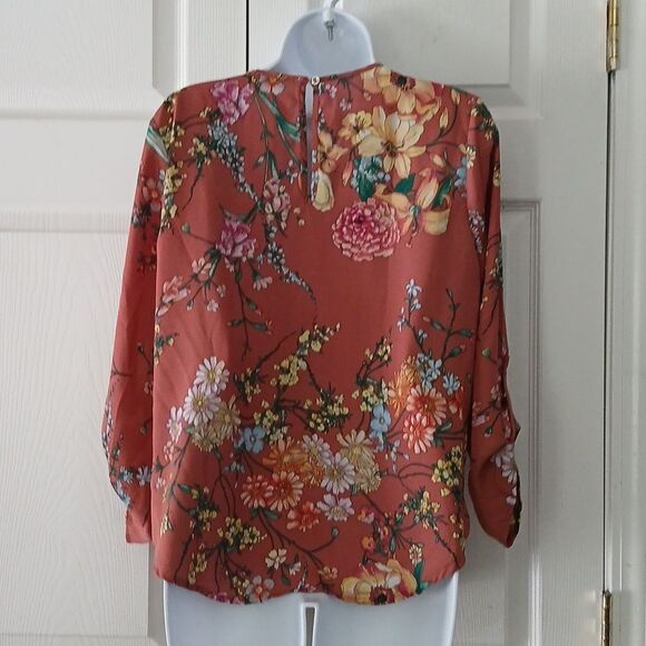 Lily White rust color floral print blouse Sz L NWOT - Picture 4 of 5